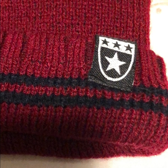 New cap by winter waar - Picture 2 of 4